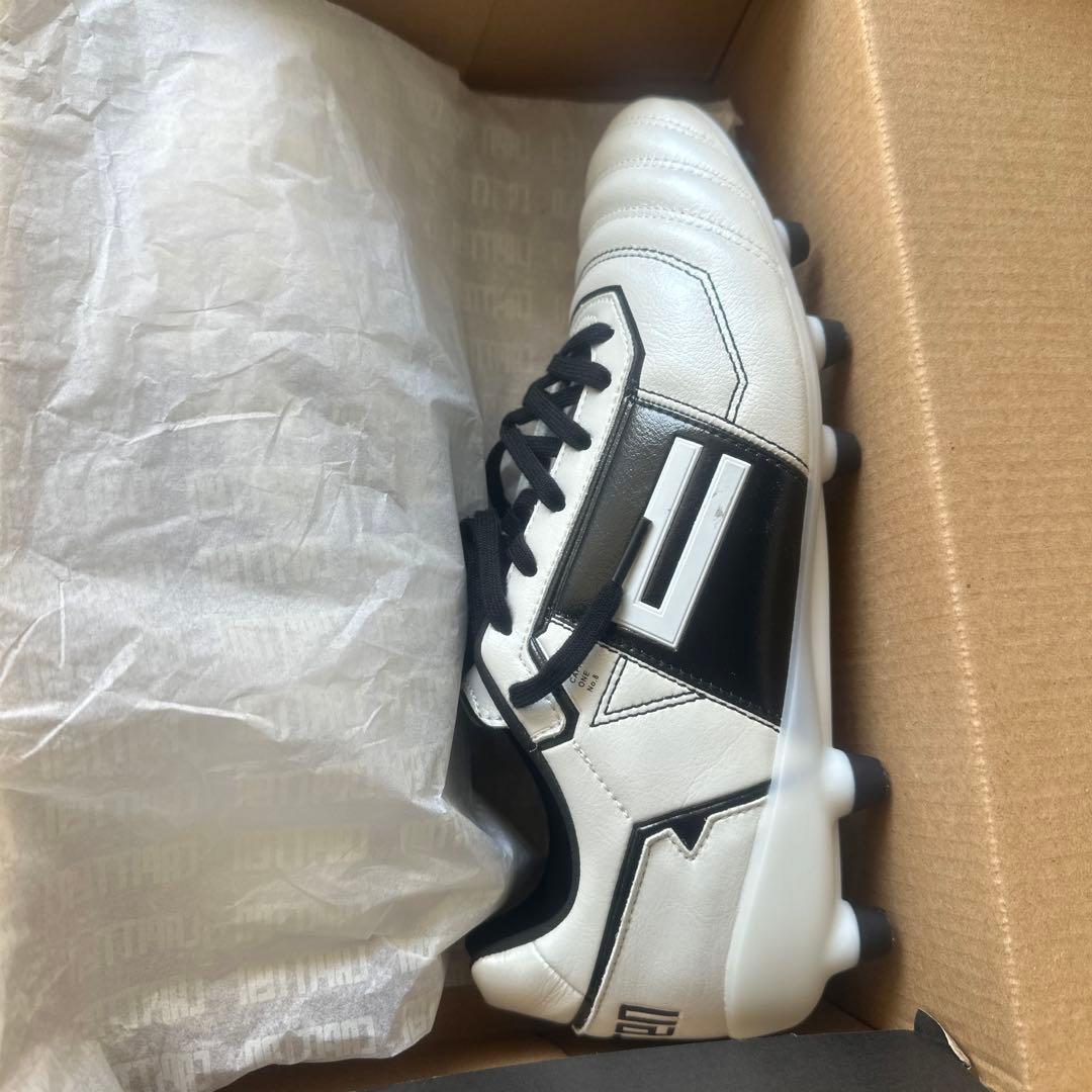 サッカースパイク25.5cm CAPITTEN