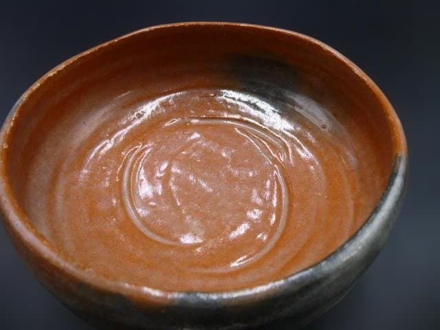 楽吉左衛門　十三代惺入　赤平茶碗／共箱・共布／楽吉左衛門　十四代　覚入極め箱