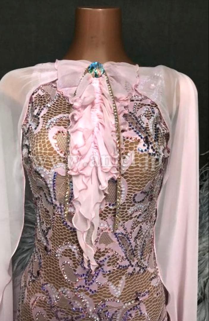 ピンク社交ダンススタンダードドレス グレーオーストリッチ付き