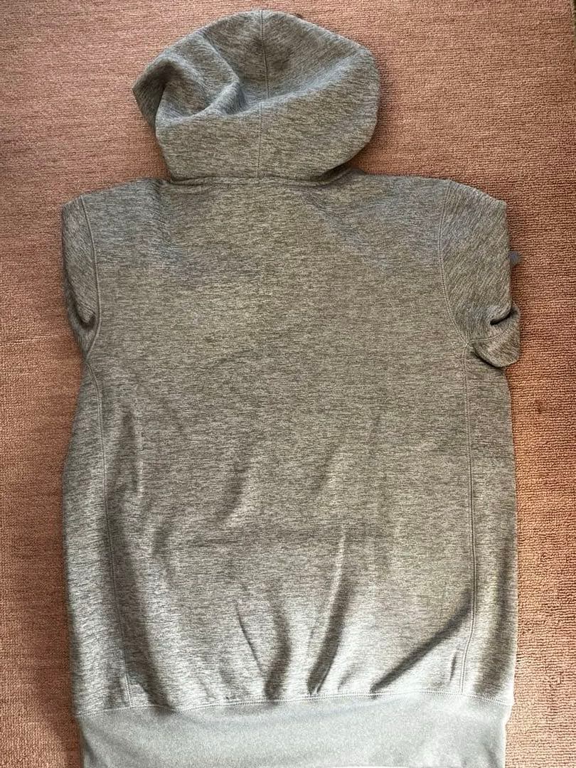 日本未発売　ドジャースポストシーズン2024進出記念パーカー　グレーMサイズ