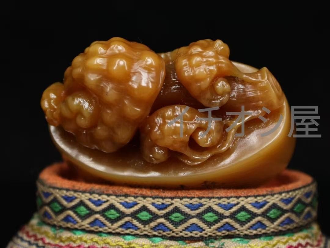 中国古美術 清代 乾隆13年 田黄石 霊芝印章 置物 書道具 印鑑 刺繍台座付き