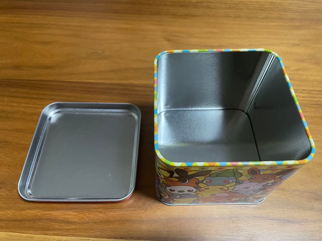 ポケドール　クッキー缶　お菓子缶　2013 レア　ブイズ