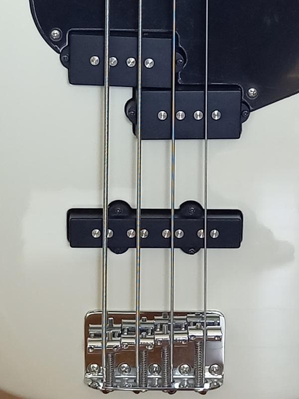 [ 未使用に近い ] ヤマハ・ベース BB234 ビンテージ・ホワイト