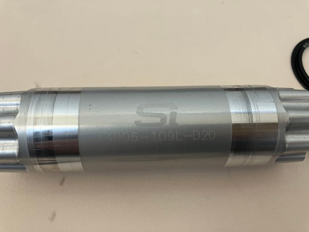 美品★軽量！CANNONDALEホログラム Siクランクセット172.5mm