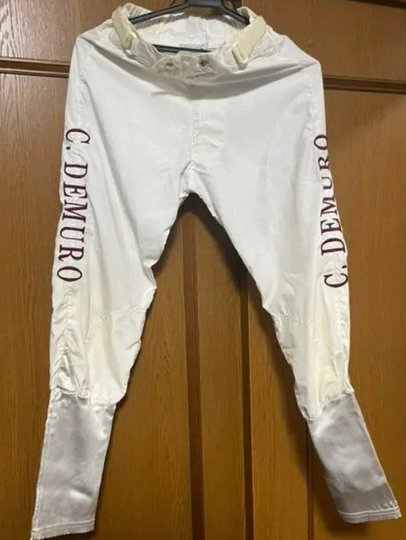 競馬　C.デムーロ騎手　サイン入り　実使用　ジョッキーパンツ