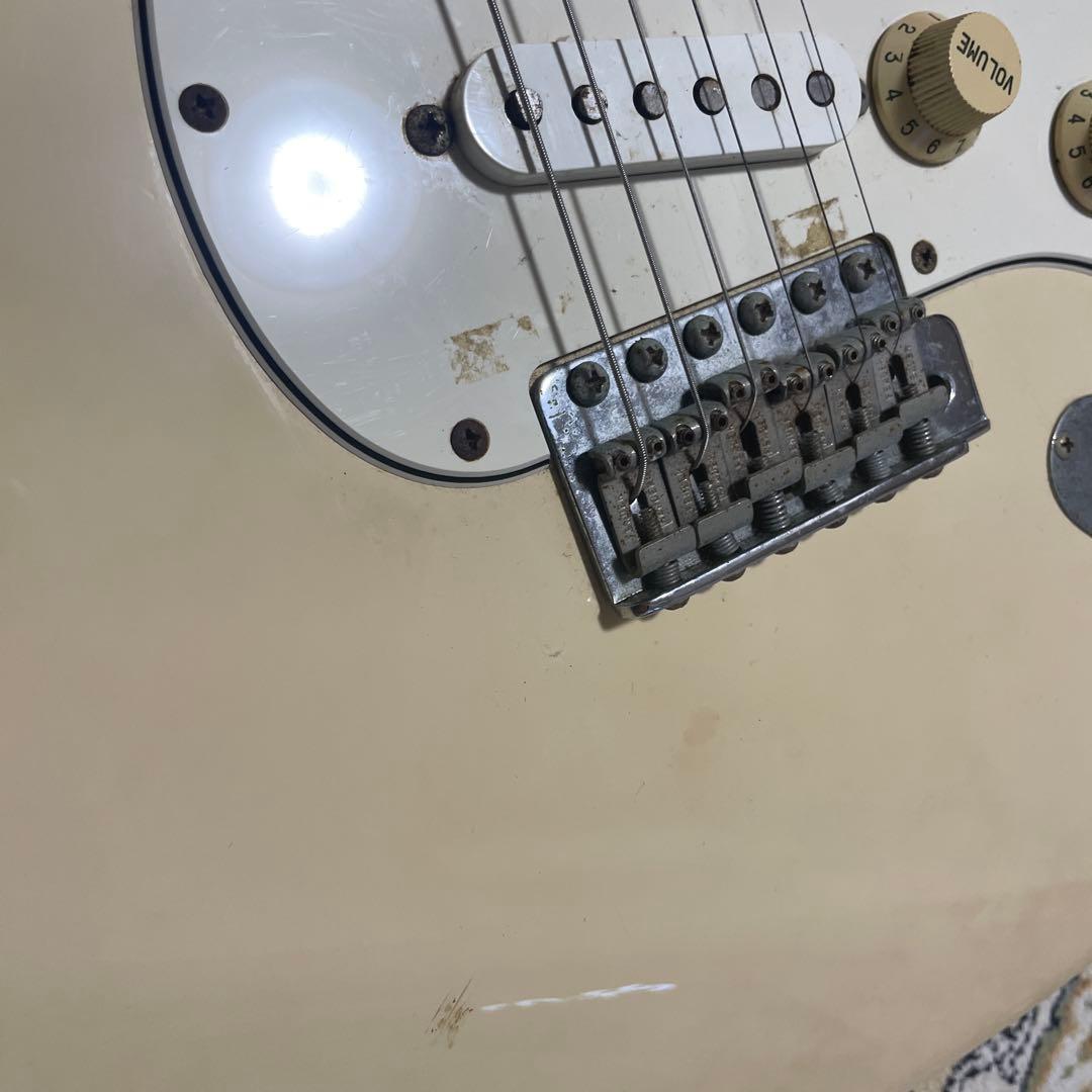 フェンダー　ストラトキャスター　クリーム