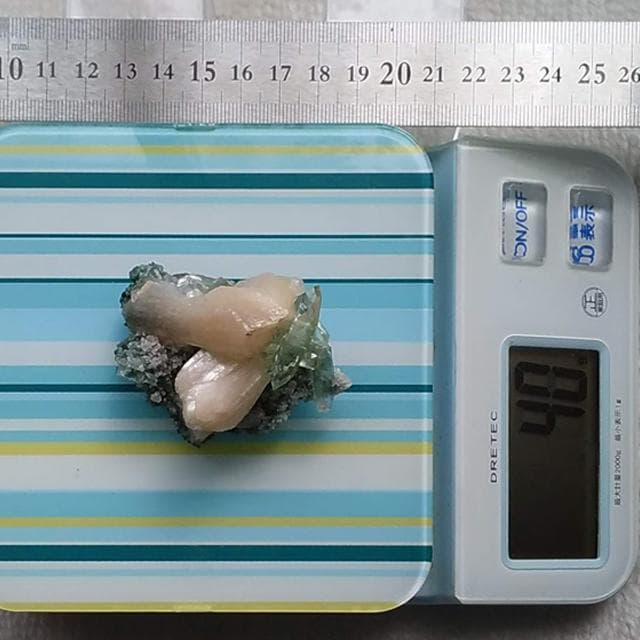 40g　グリーンアポフィライト　鉱物標本　アポフィライト　共生鉱物