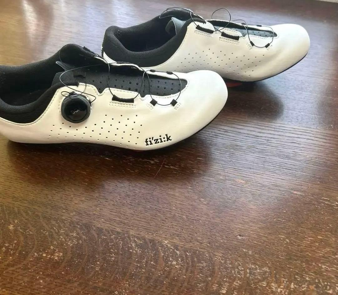 【美品】フィジークfizi:k VENTO OMN 41.5 26.7cm 白