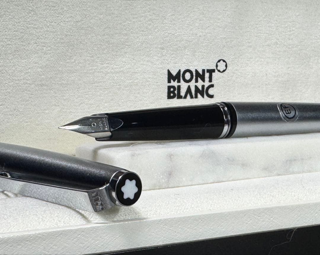 【極美品】モンブランNO300万年筆 EF シルバー・ブラック