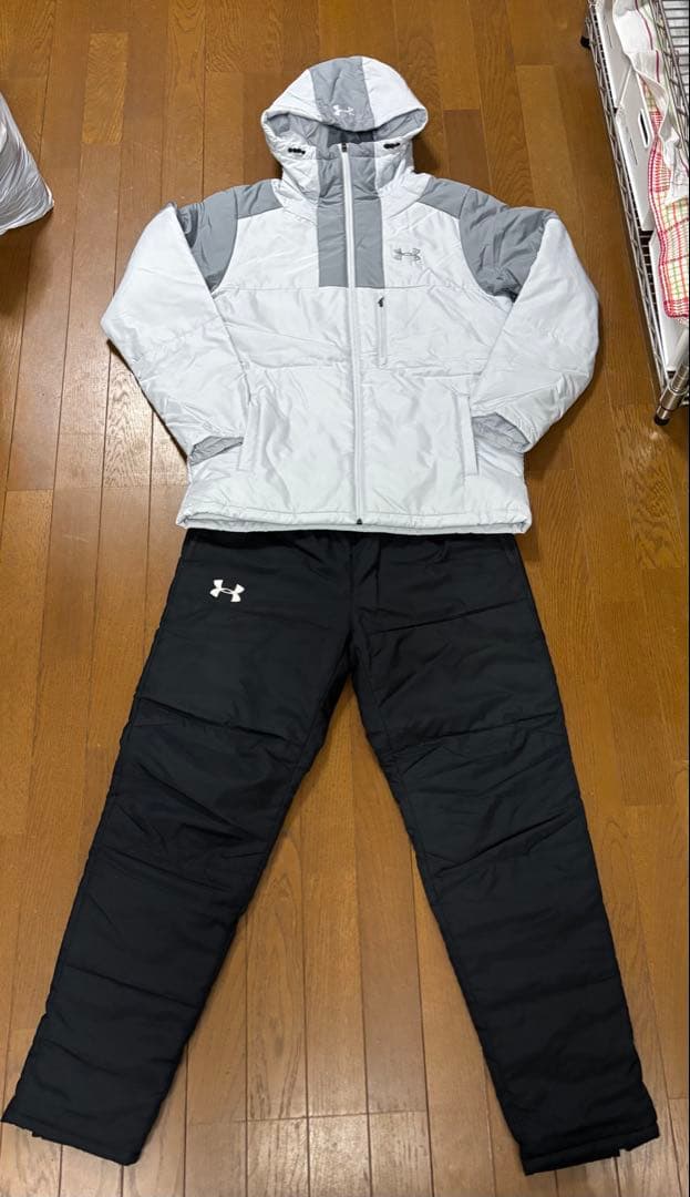 sukesuke美品　アンダーアーマー　セットアップ　LG 防寒