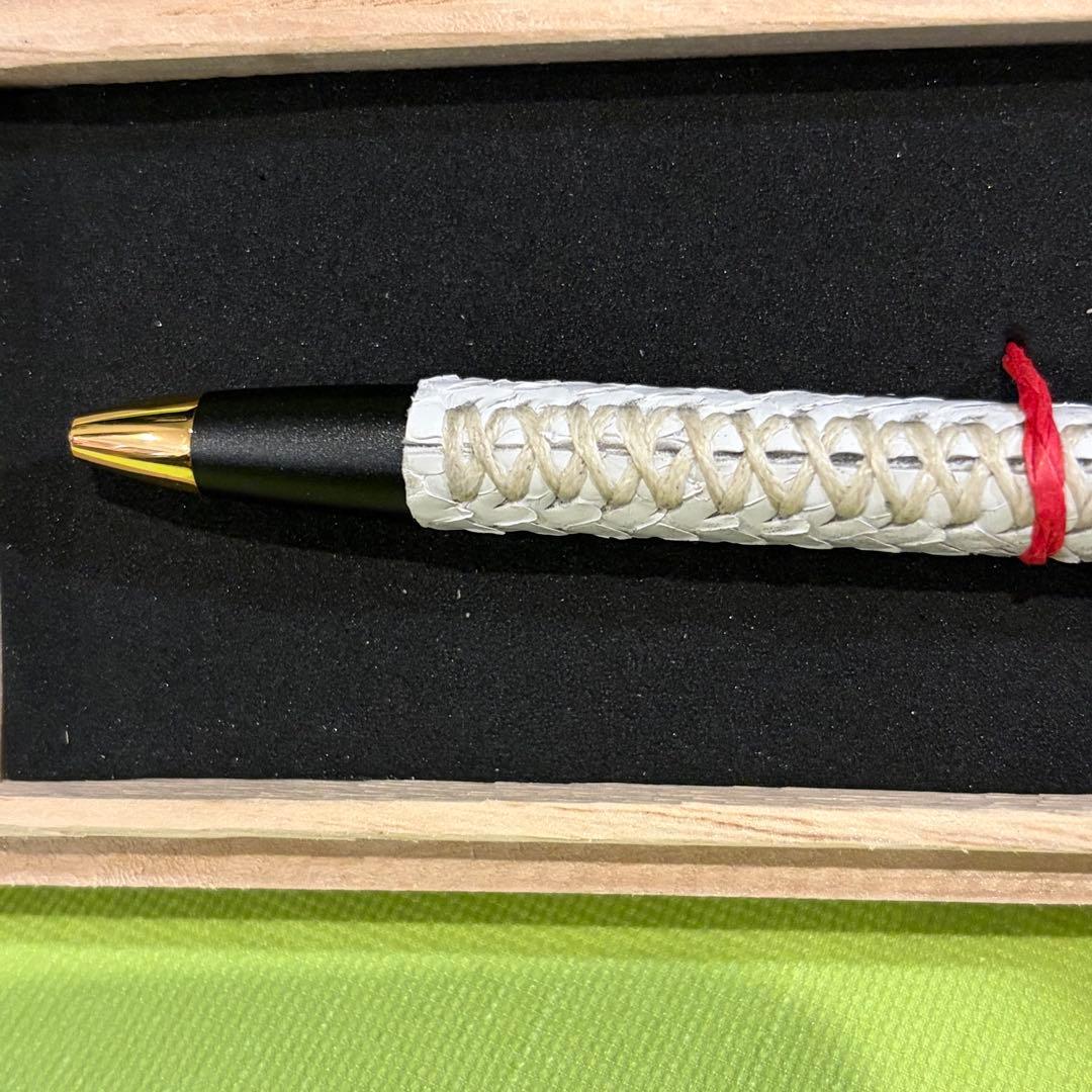 schicksal 巳年限定 革軸ペン パイソンレザー（白蛇革） シャープペン