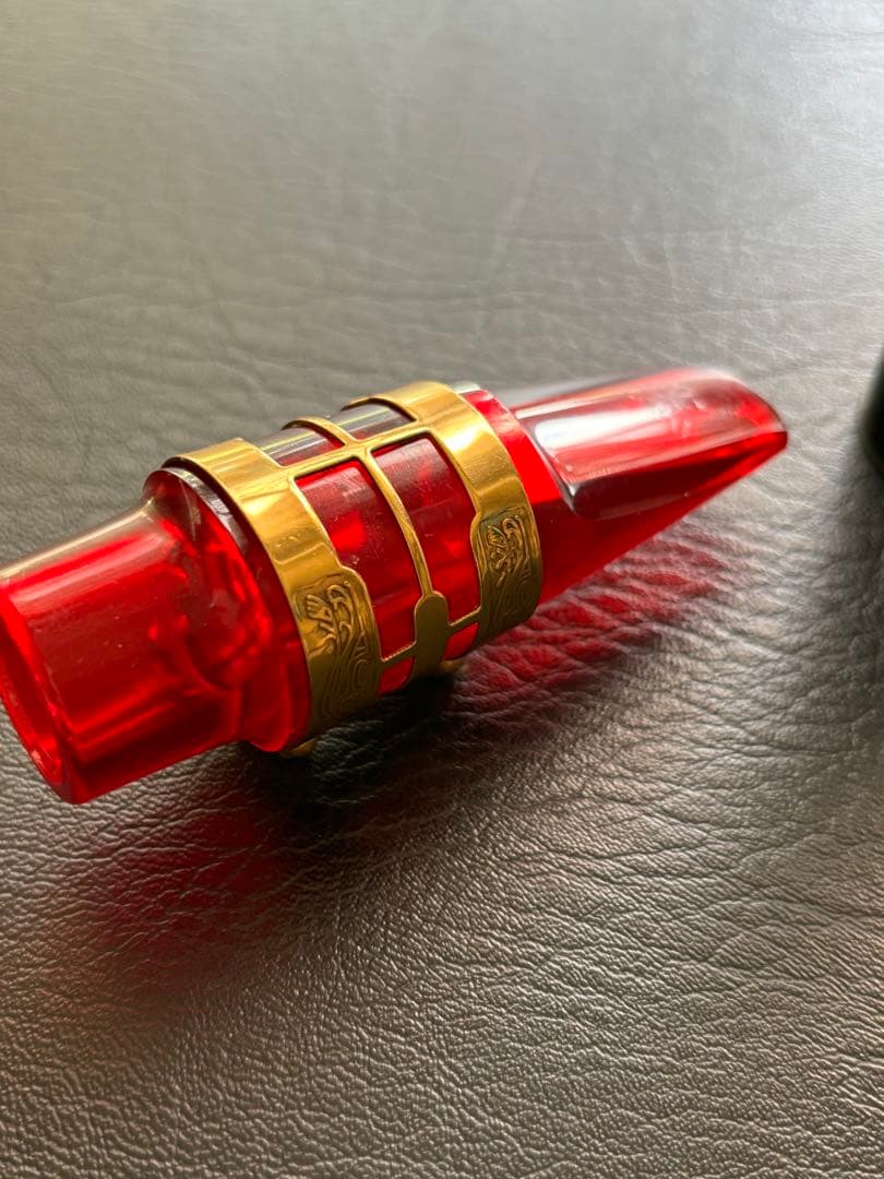 アルトサックス用　マウスピース　　赤