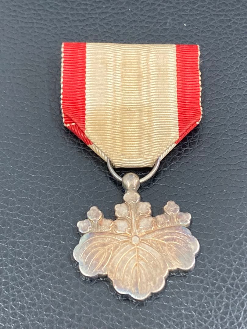 A！銀製　記念章　勲章　記章　バッチ　メダル　おまとめ５点セット