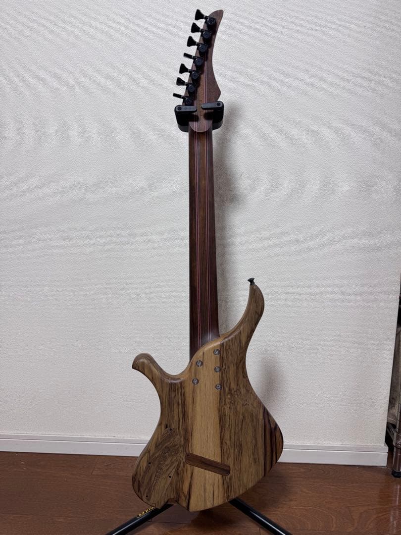 ギター Skervesen Swan 7