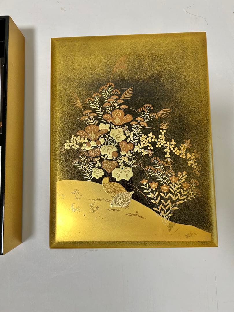 新品　金色の装飾文箱　木製