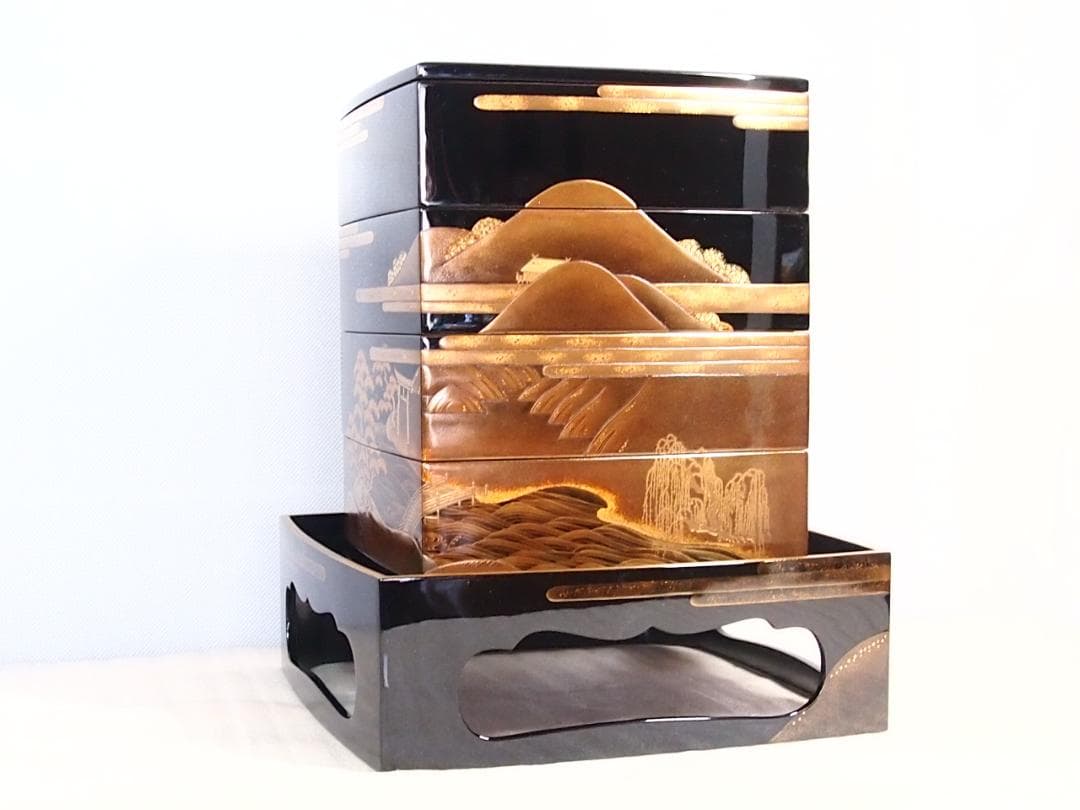 【最高級・極美品】輪島塗 漆芸/堀忠 山水蒔絵 四段重箱 台付き お重/弁当箱