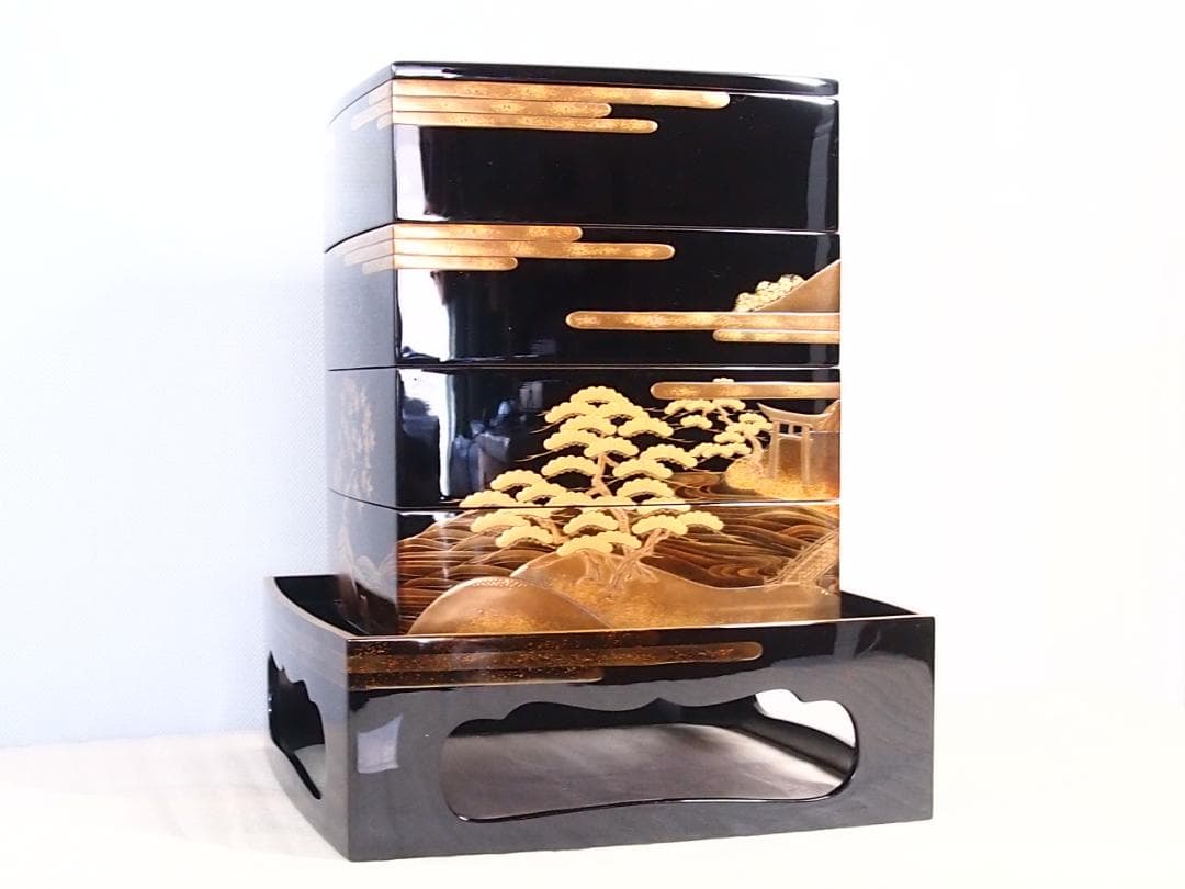 【最高級・極美品】輪島塗 漆芸/堀忠 山水蒔絵 四段重箱 台付き お重/弁当箱