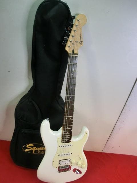 55：Squier Bullet Strat　Fender　エレキギタージャンク
