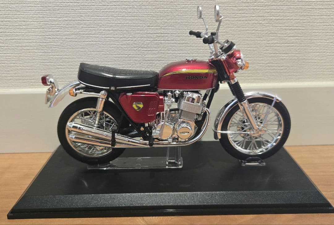 ホンダ CB750FOUR キャンディレッド アオシマ 1/12 バイク