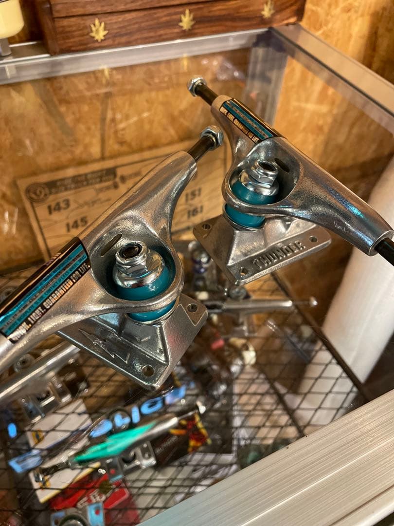 THUNDER TRUCKS T-II 147 スケボートラック