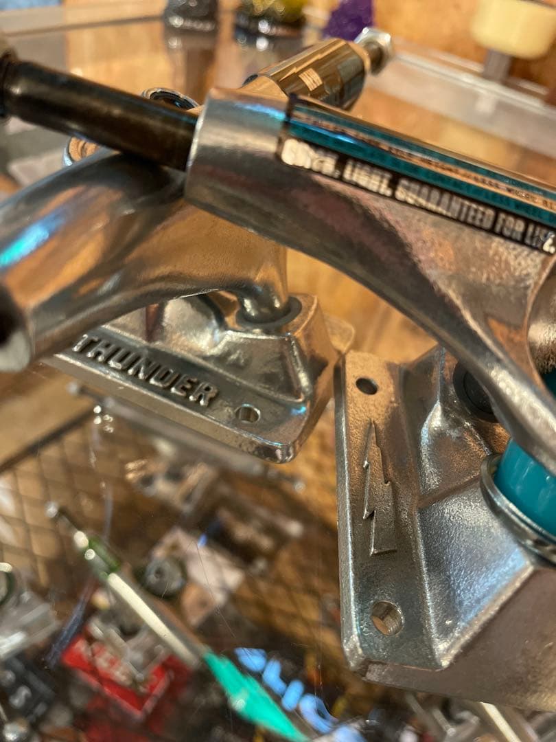 THUNDER TRUCKS T-II 147 スケボートラック