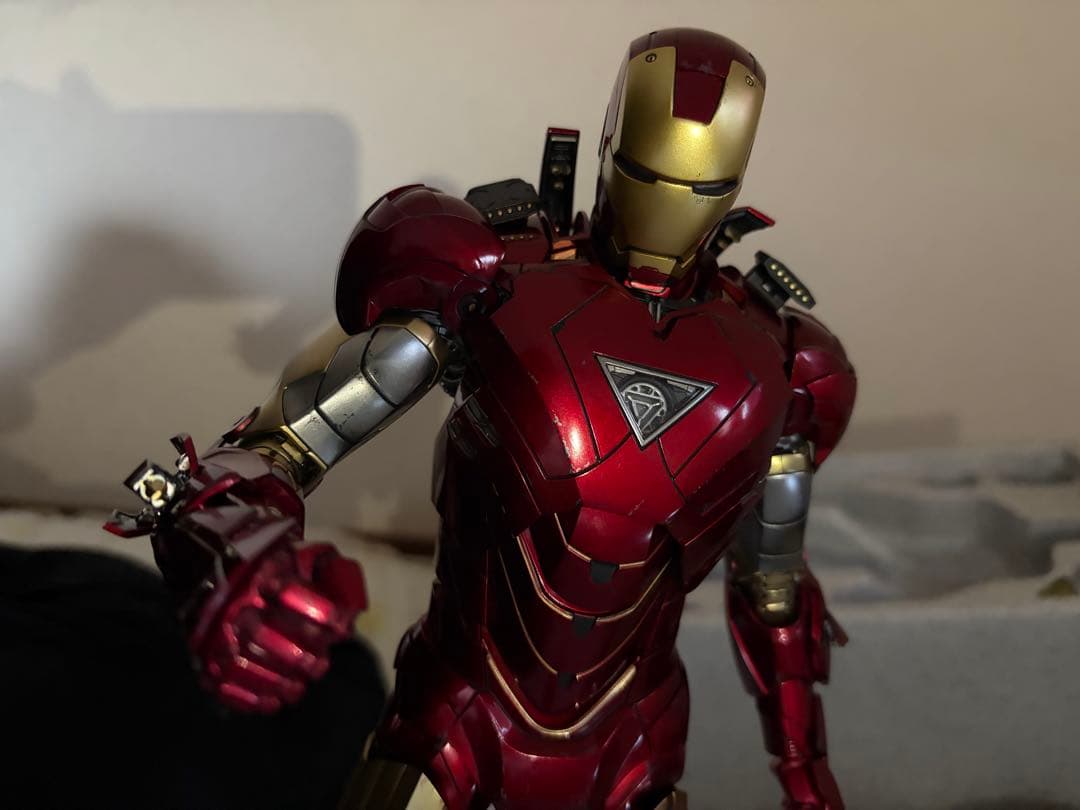 ホットトイズ　アイアンマンマーク6 ダイキャスト