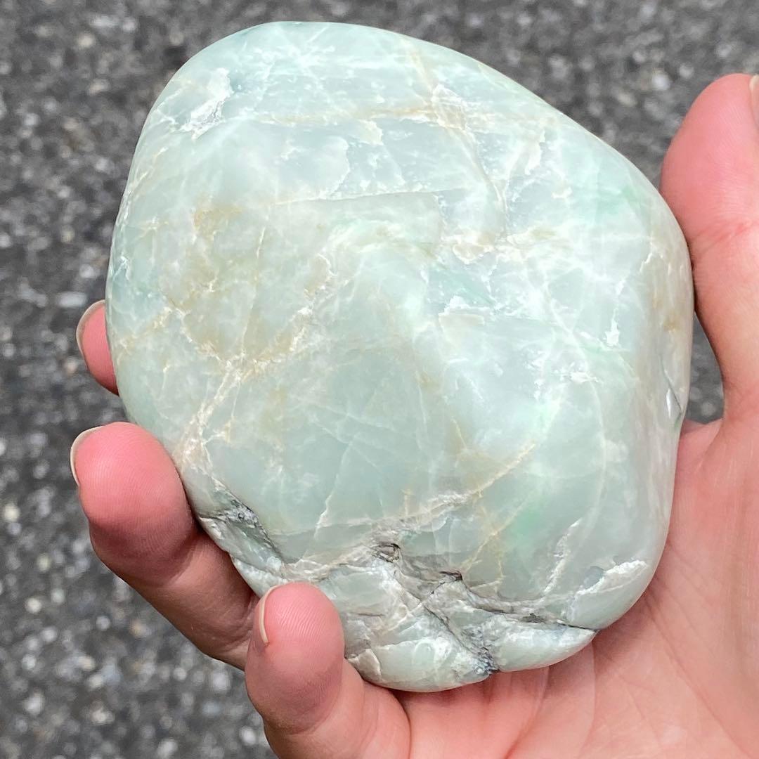 糸魚川翡翠　上質　白緑　小滝圧砕　1053g