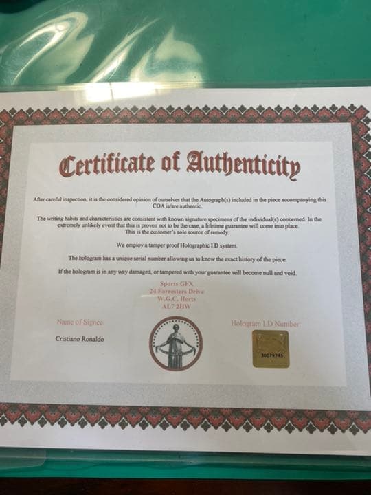 クリスティアーノロナウド　直筆サイン証明書付　縦30cm×横20cm