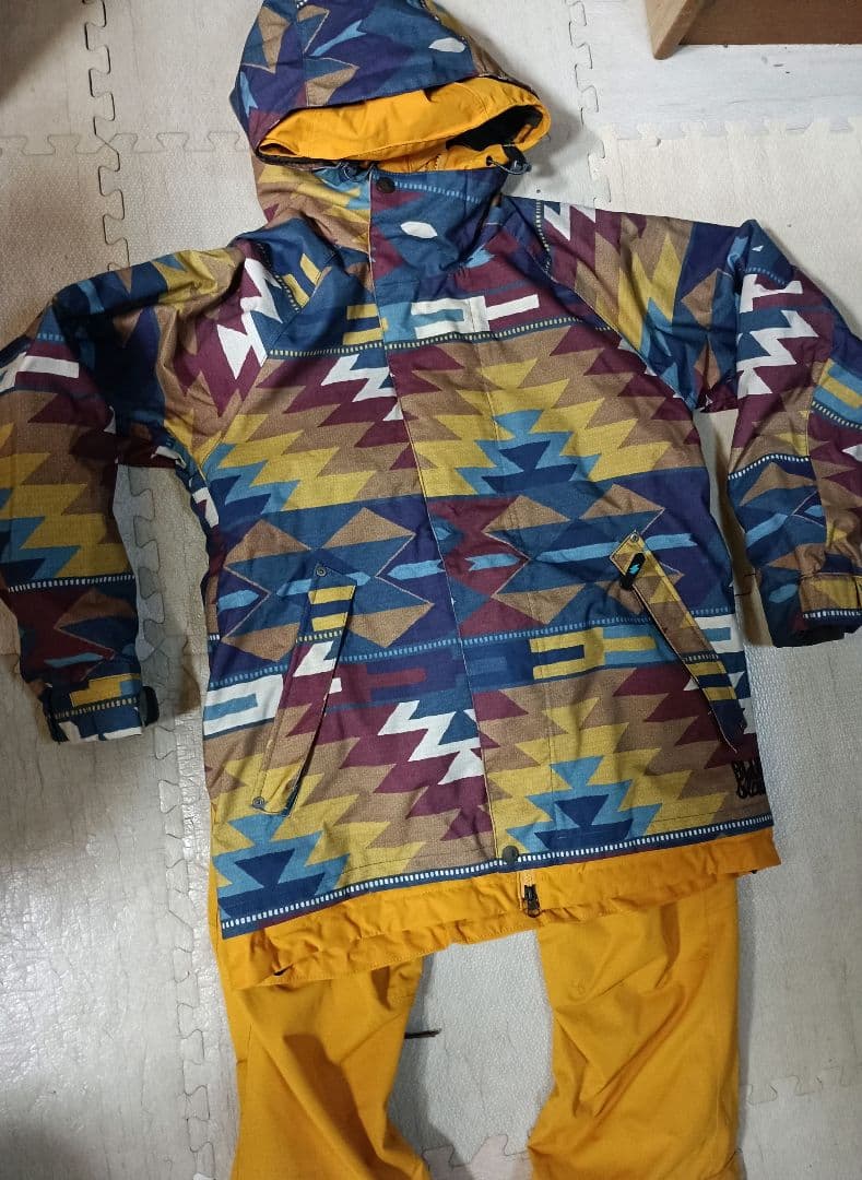 BLUE BLOOD スノーボードウェア　上Mサイズ　下Sサイズ　セット
