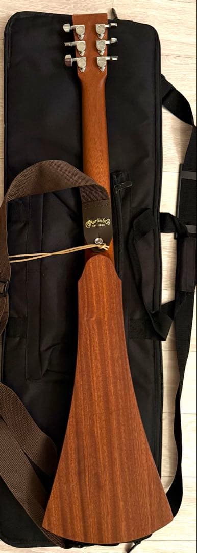 Martin BACKPACKER トラベルギター（専用ケース付き)