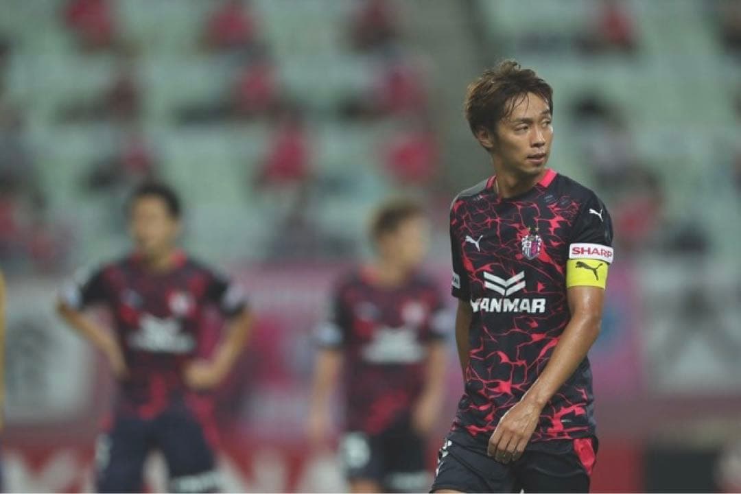 ♦︎新品サイン入り♦︎10清武Lサイズセレッソ大阪リミテッドユニフォーム