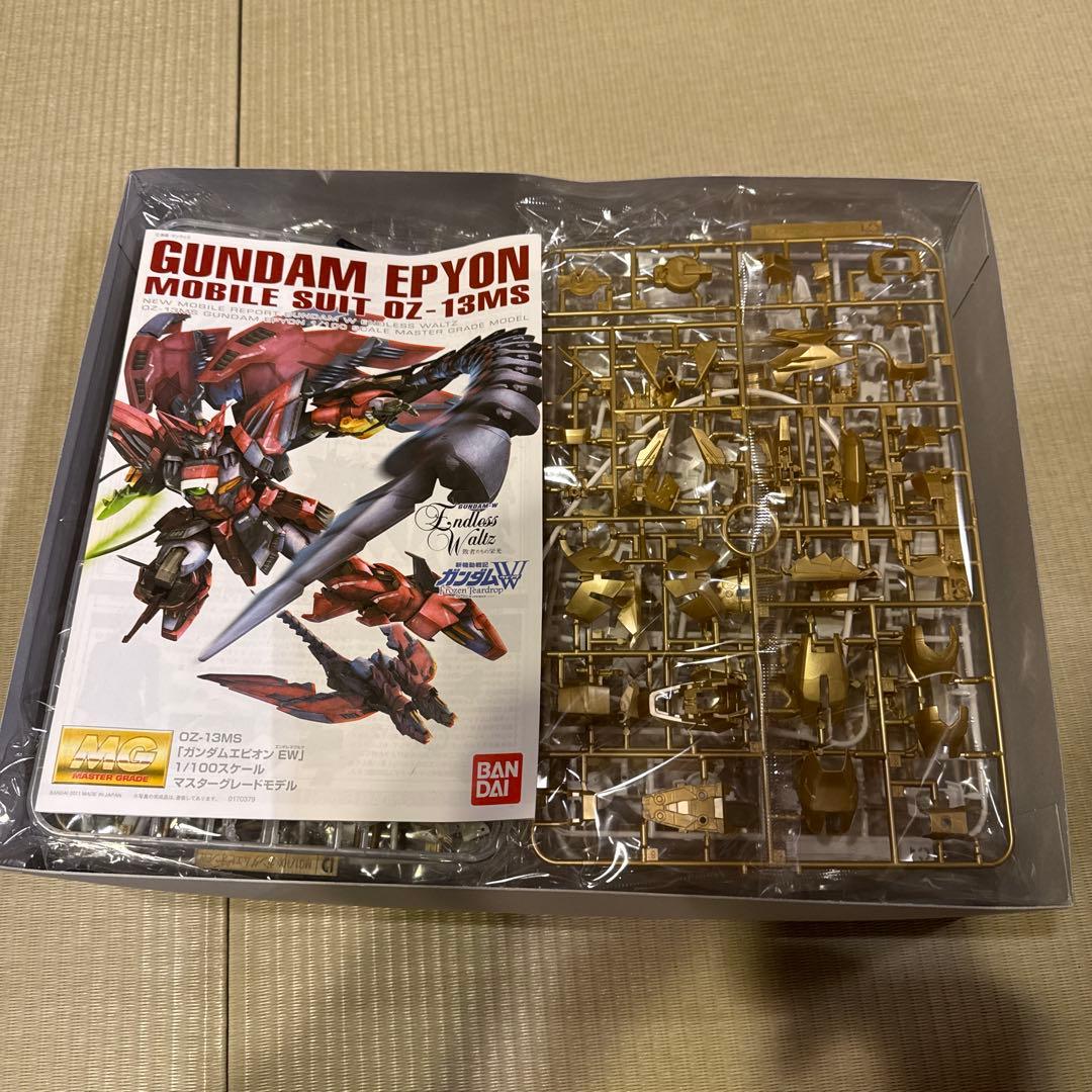 ロボット MG GUNDAM EPYON EW (CLEAR WHITE)