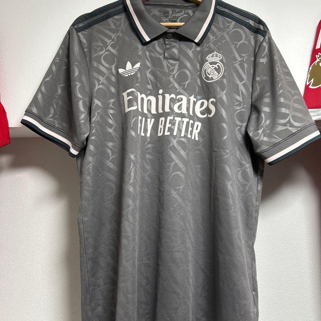 レアル・マドリード グレーシャツ2xl&リヴァプールウェアm背番号なし
