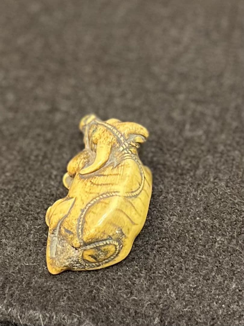 アンティーク 水牛の根付け　骨董