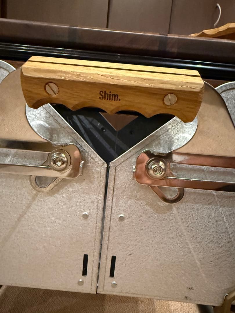 WANTKEYCAMP オマージュ/脚付シェルコン＋ウォルナット×レジン