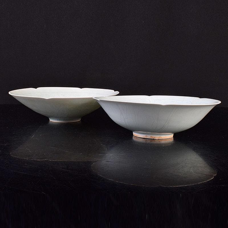 中国　影青　青白釉　陽刻　花文　輪花鉢　2点まとめて　M　R7770