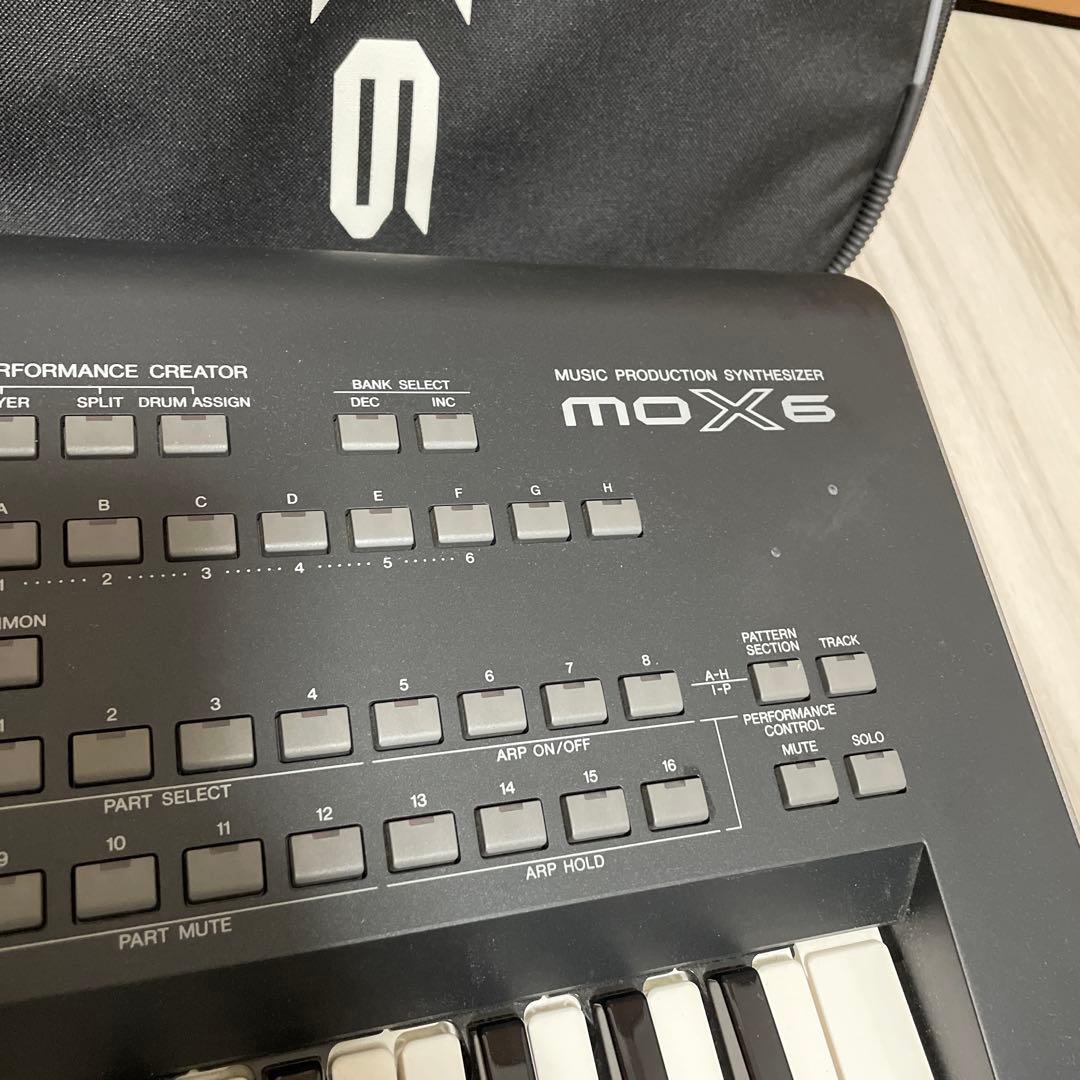 Yamaha MOX6 シンセサイザー