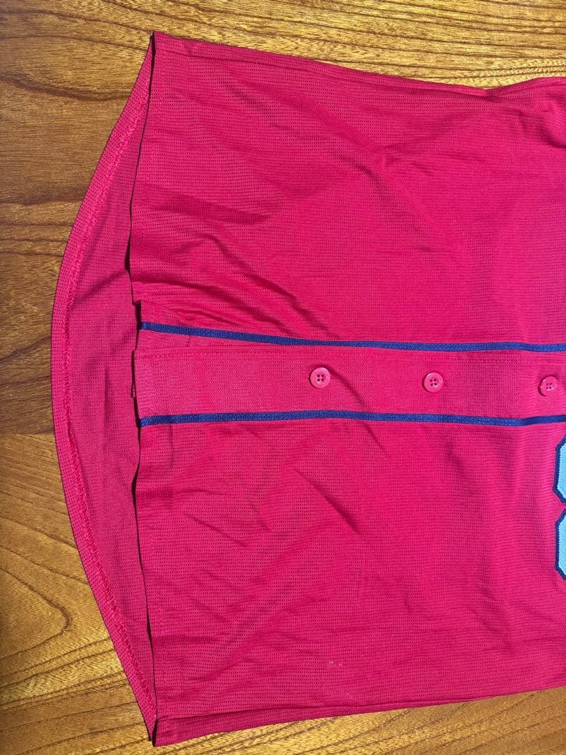 極美品 広島カープ 菊池涼介 背番号33 ハイクオリティユニフォーム Mサイズ