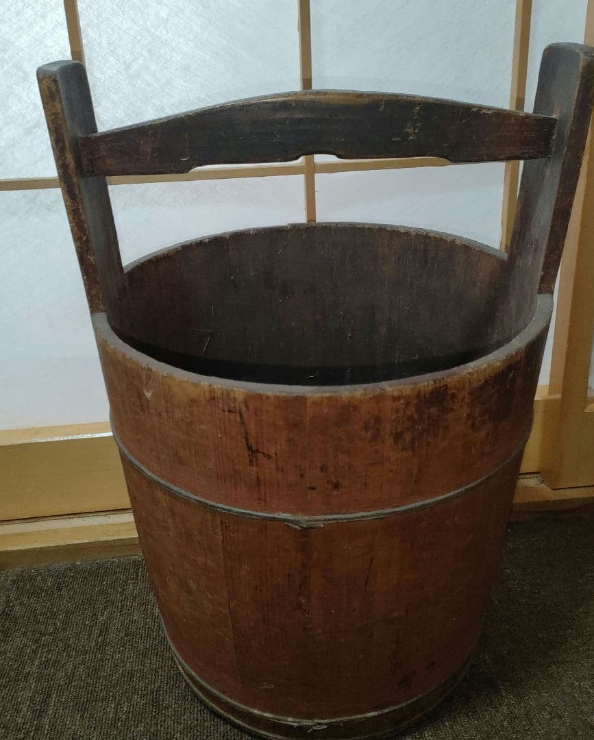 古道具　樽　バケツ　水汲み　水桶　桶　レトロ　ヴィンテージ　木製　木　年代物