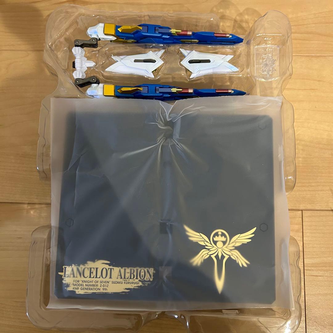 マ*ン様 メタルビルド 紅蓮聖天八極式 ランスロット アルビオン 2体セット