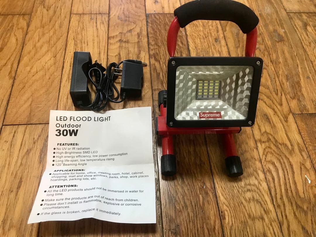 Supreme Cordless Flood LED Light シュプリーム
