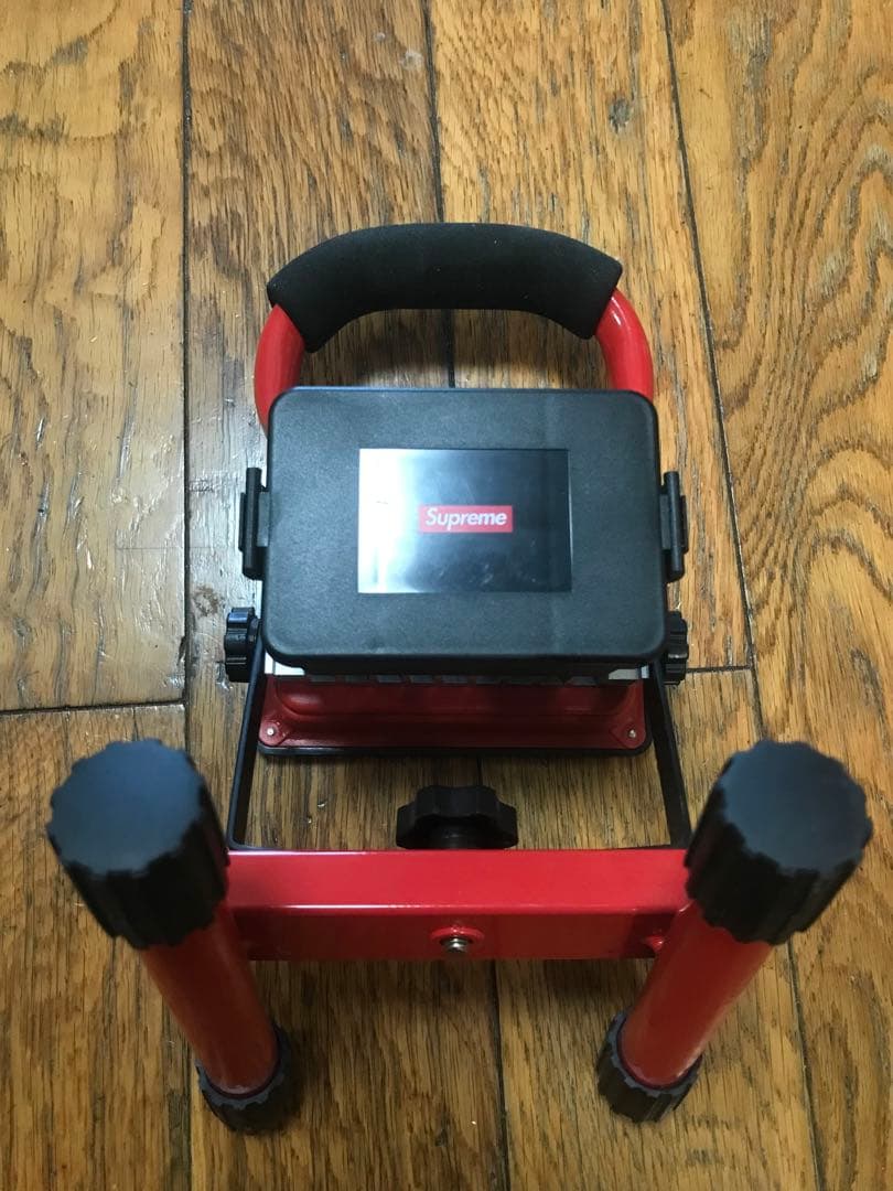 Supreme Cordless Flood LED Light シュプリーム