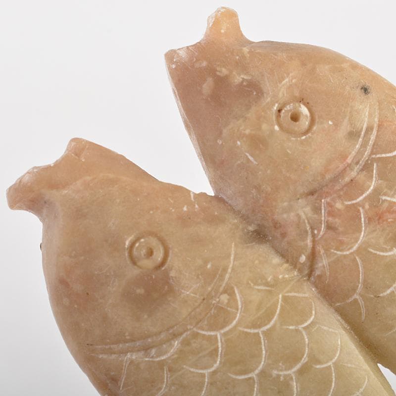 中国　玉石彫刻　双魚刻　神獣刻　根付　玉器　玉珮　2点　時代箱付　V　R7227