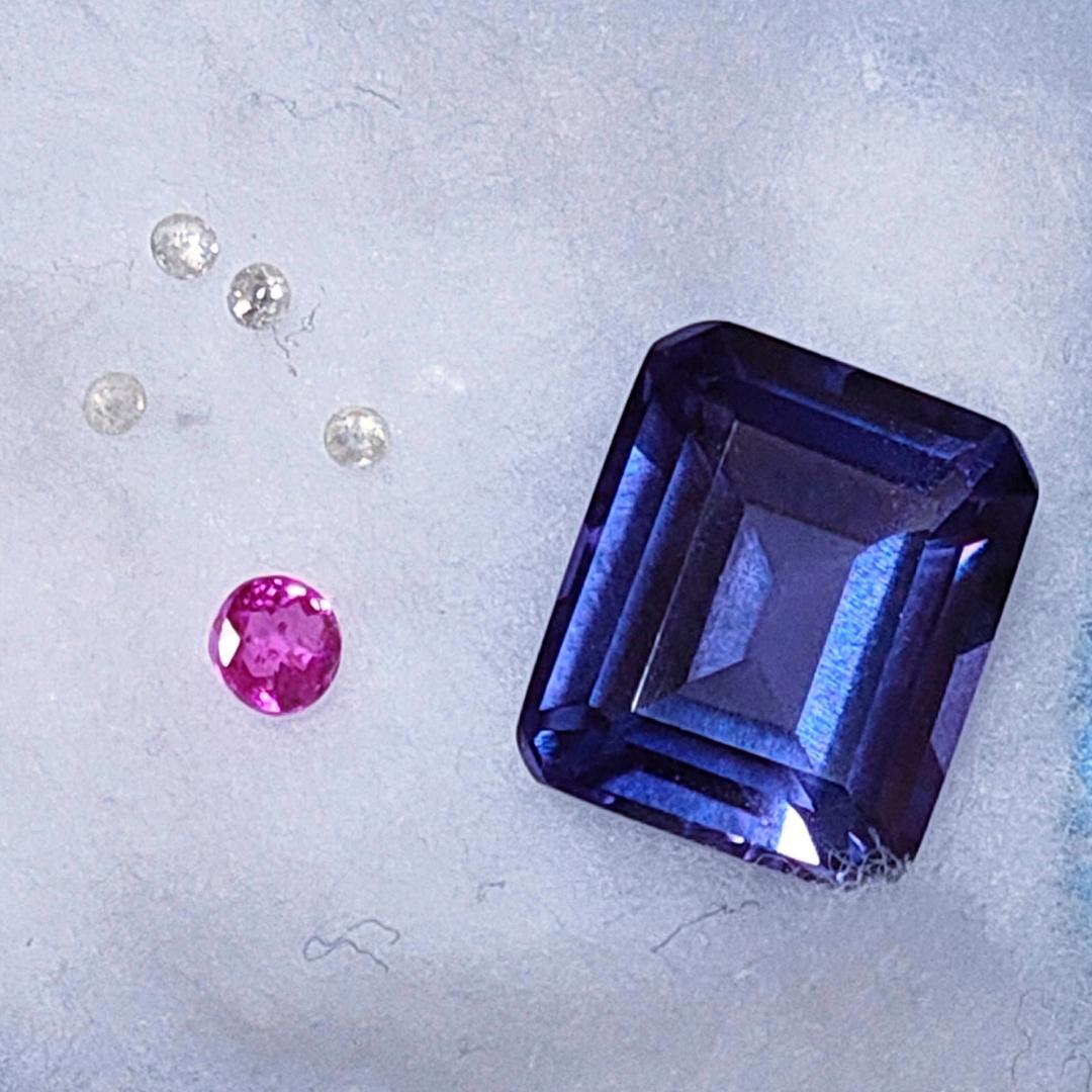 カラーチェンジ＆蛍光ルース(スピネル・合成サファイア・ダイヤ)