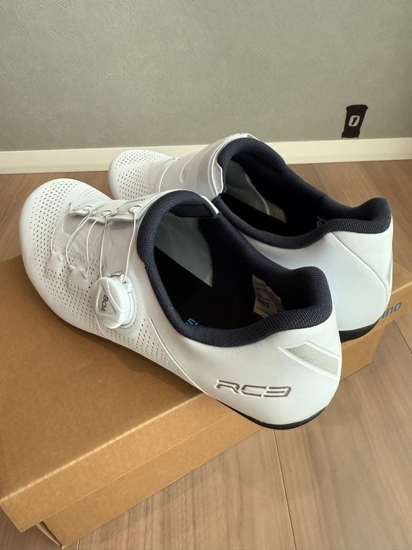美品　1回使用のみ　シマノ RC3 41 白　ビンディングシューズ