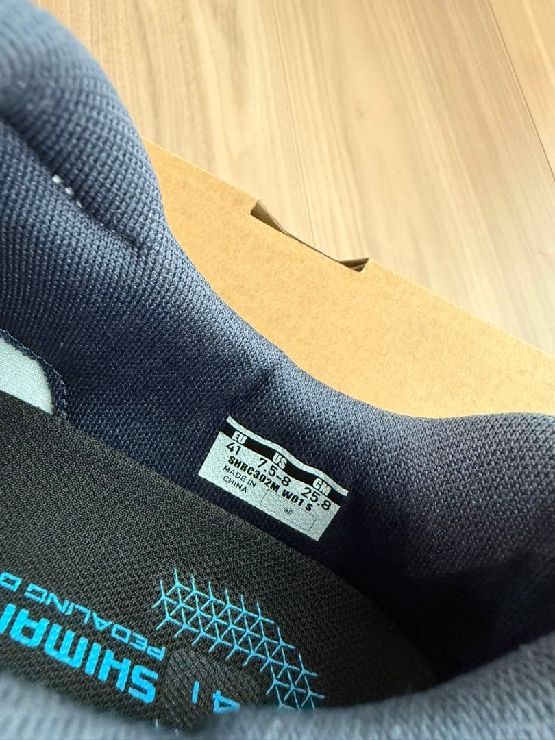 美品　1回使用のみ　シマノ RC3 41 白　ビンディングシューズ