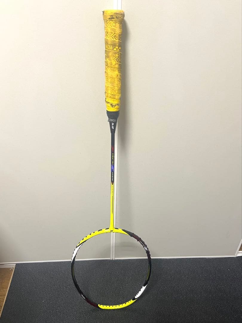 バドミントンラケット+ガット　アークセイバーZスラッシュ　サテライトニトロ