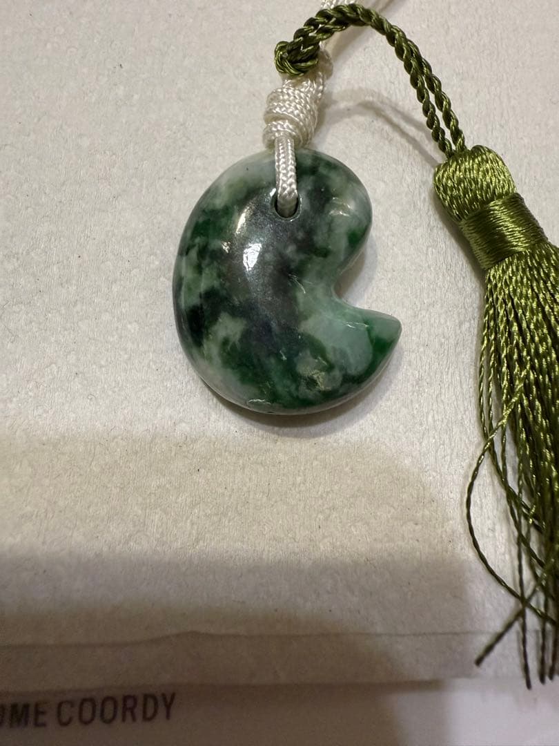 糸魚川翡翠‼️勾玉‼️翡翠（かわせみ）工房で購入品‼️見事な翡翠‼️激安出品‼️送料無料‼️