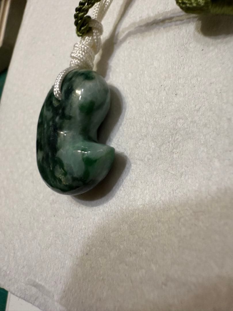 糸魚川翡翠‼️勾玉‼️翡翠（かわせみ）工房で購入品‼️見事な翡翠‼️激安出品‼️送料無料‼️