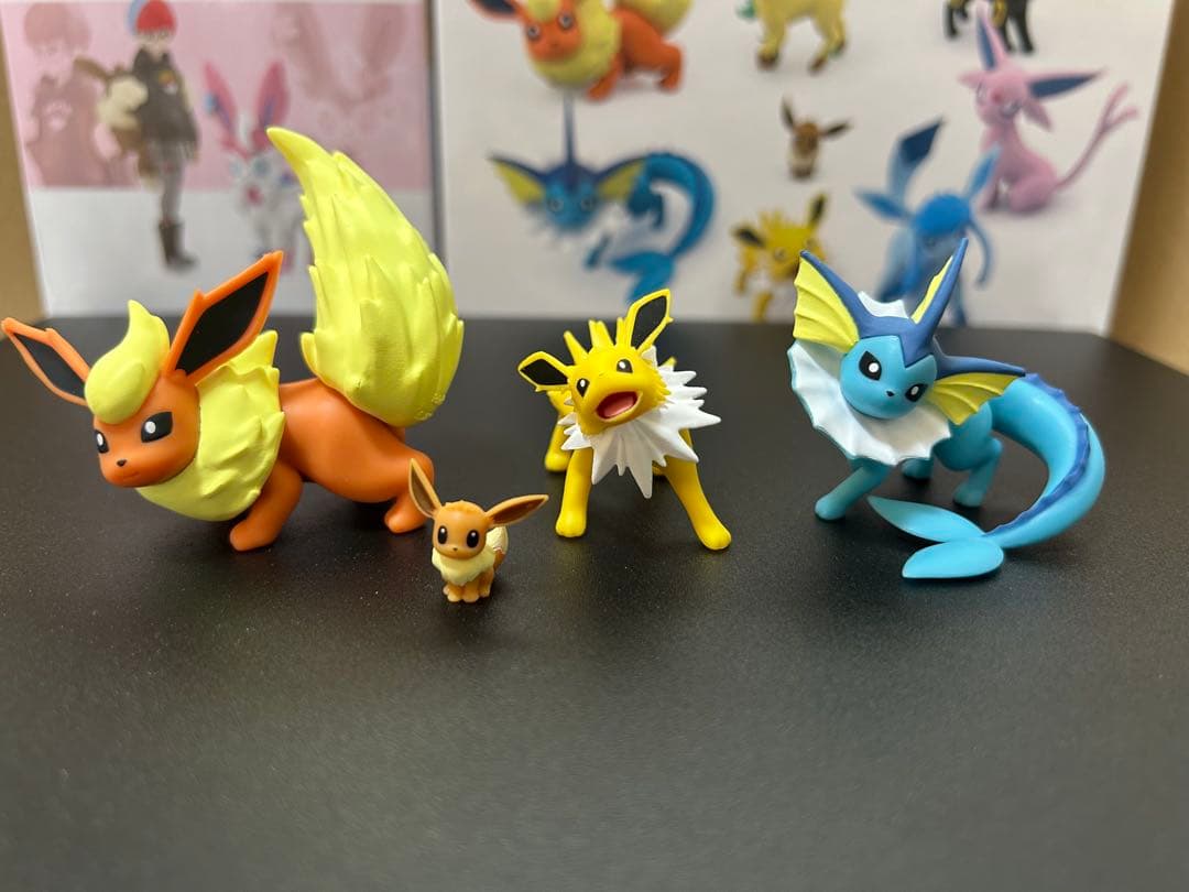 ポケモン　スケールワールド　フィギュア　イーブイ進化セット　ボタン＆ニンフィア